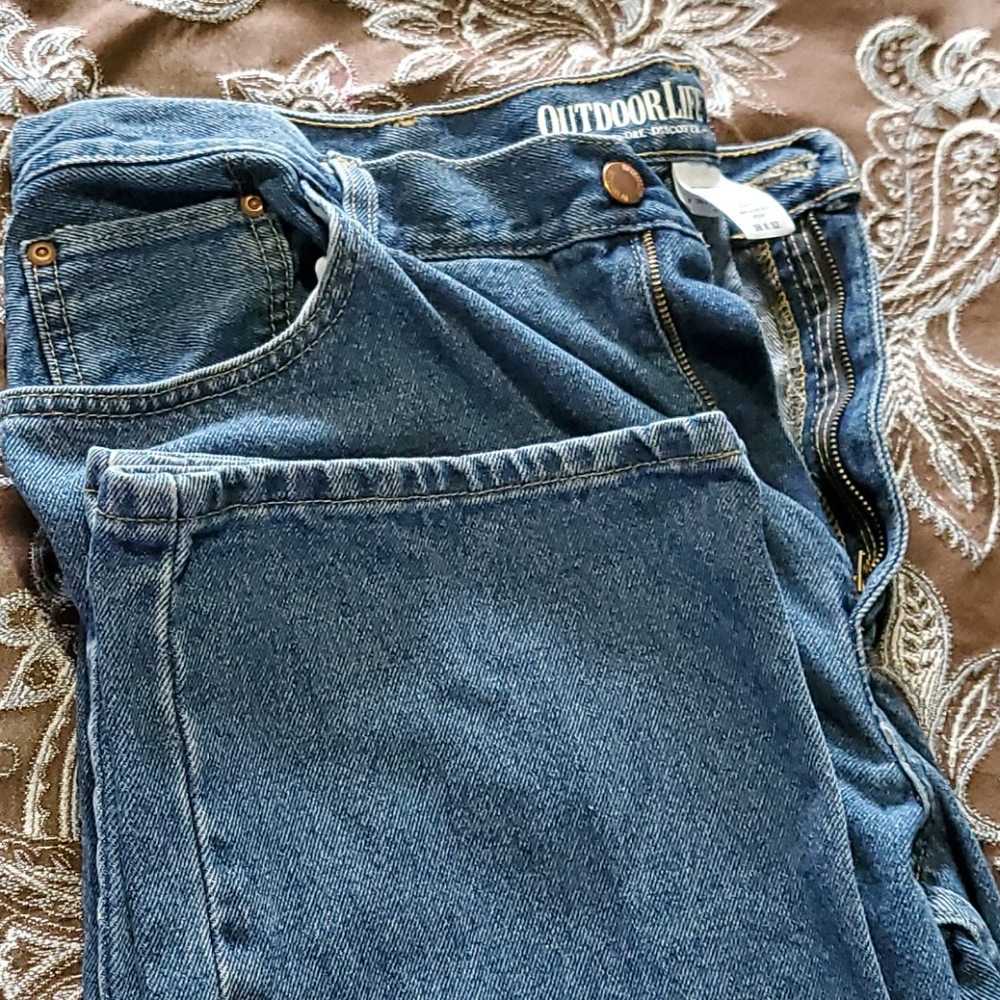 Jeans - Picture 2 of 3